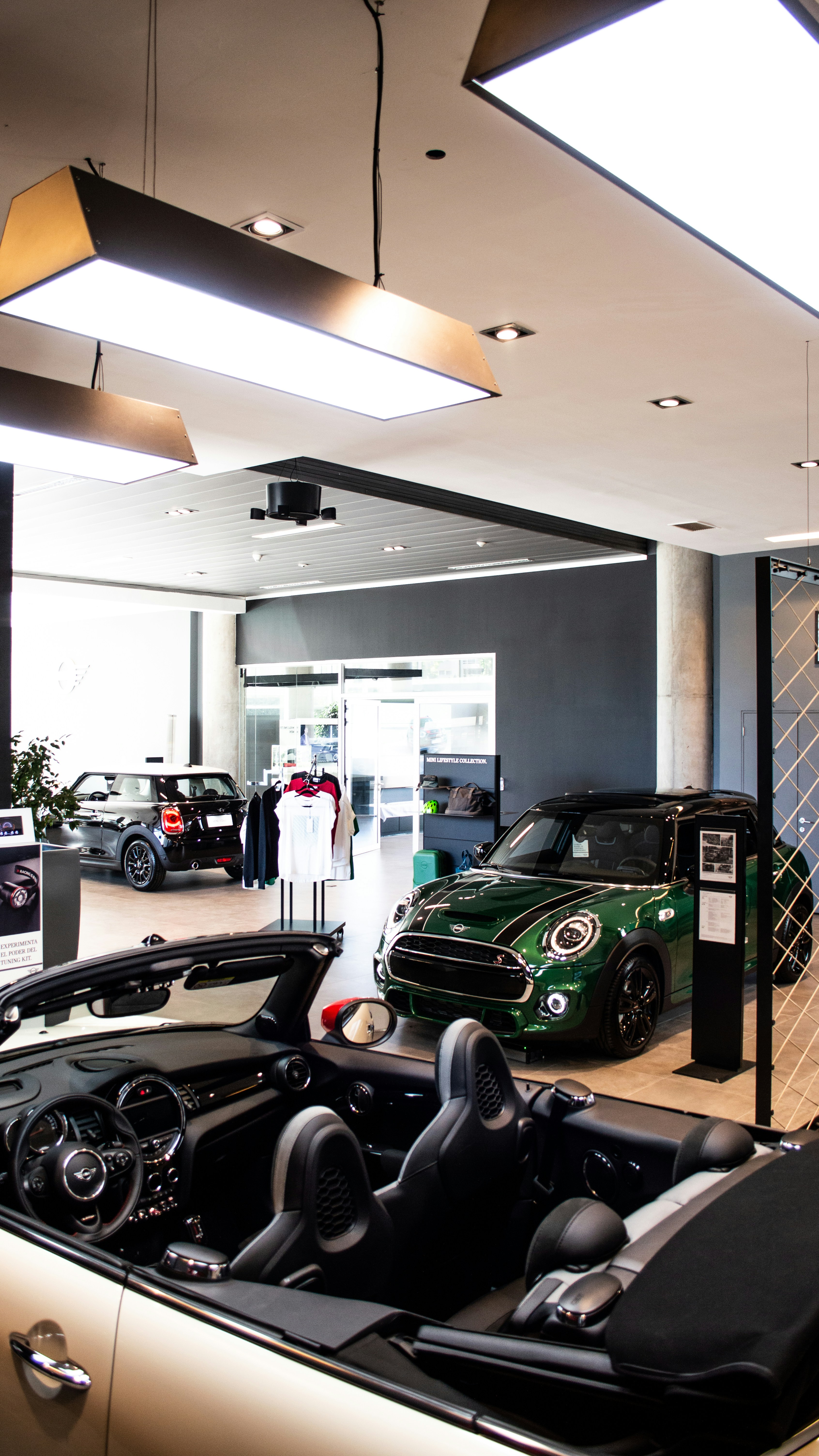 Max Auto Retail vehicle service desk